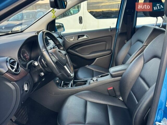 Синій Мерседес Б-клас, об'ємом двигуна 0 л та пробігом 87 тис. км за 12200 $, фото 13 на Automoto.ua