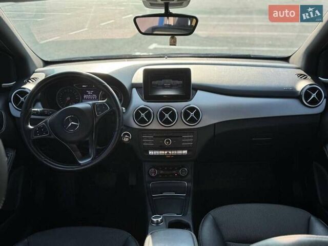 Синій Мерседес Б-клас, об'ємом двигуна 0 л та пробігом 139 тис. км за 9998 $, фото 26 на Automoto.ua