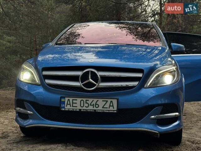 Синій Мерседес Б-клас, об'ємом двигуна 0 л та пробігом 136 тис. км за 9998 $, фото 17 на Automoto.ua