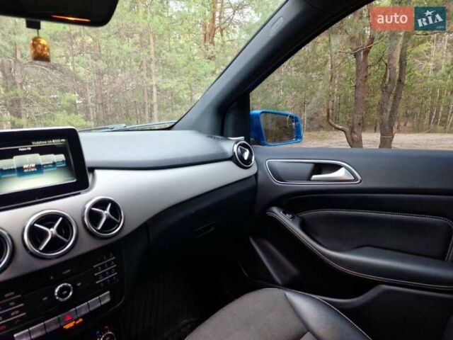 Синій Мерседес Б-клас, об'ємом двигуна 0 л та пробігом 136 тис. км за 9998 $, фото 22 на Automoto.ua