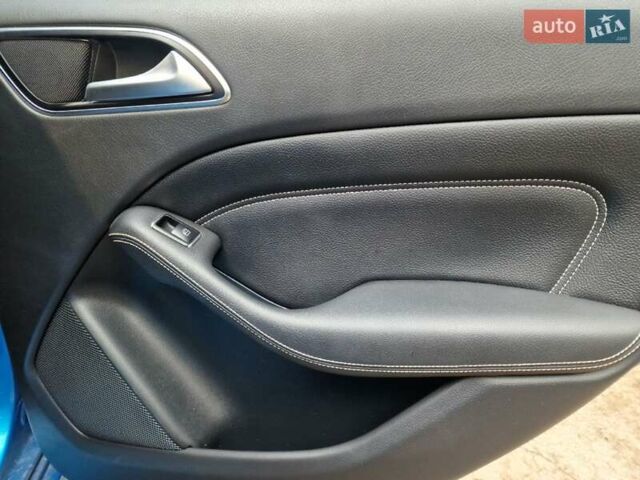 Синій Мерседес Б-клас, об'ємом двигуна 0 л та пробігом 139 тис. км за 9998 $, фото 21 на Automoto.ua