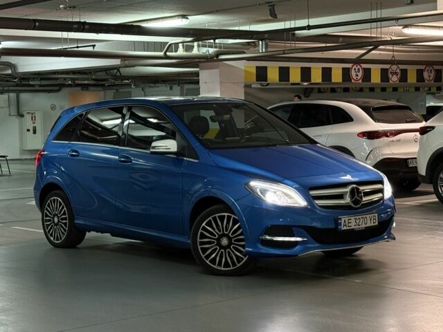 Синий Мерседес Б-класс, объемом двигателя 0 л и пробегом 125 тыс. км за 11500 $, фото 1 на Automoto.ua