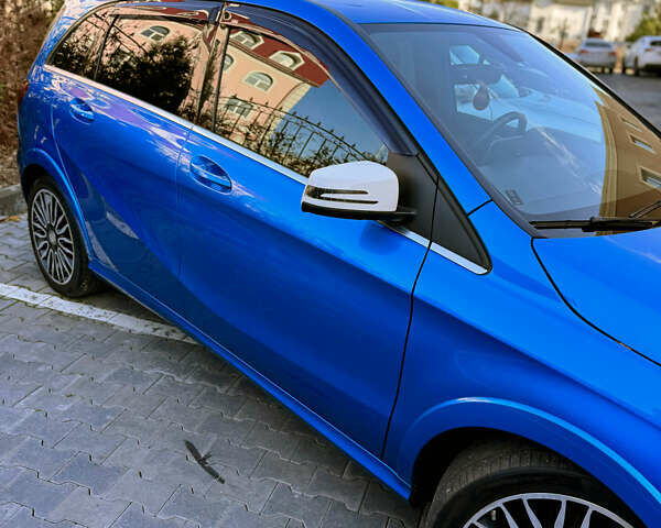 Синий Мерседес Б-класс, объемом двигателя 0 л и пробегом 92 тыс. км за 10999 $, фото 6 на Automoto.ua