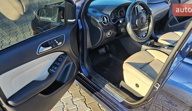 Синий Мерседес Б-класс, объемом двигателя 0 л и пробегом 56 тыс. км за 10200 $, фото 10 на Automoto.ua