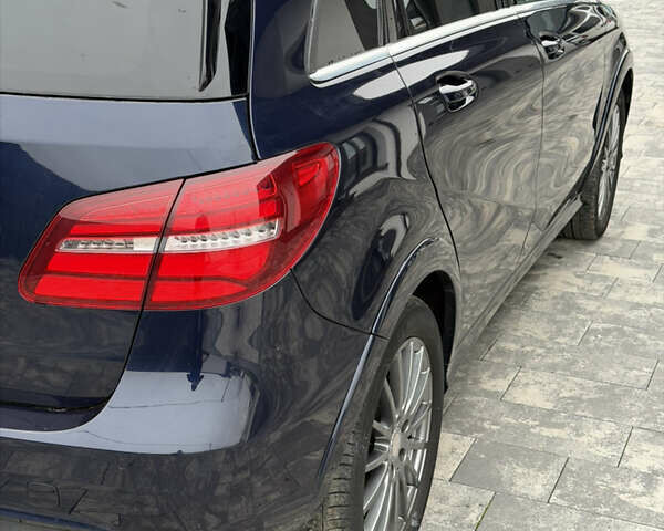 Синий Мерседес Б-класс, объемом двигателя 0 л и пробегом 61 тыс. км за 9750 $, фото 7 на Automoto.ua