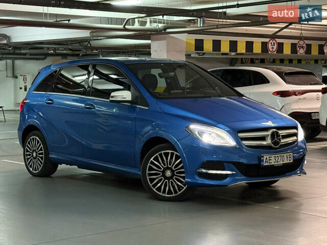 Синий Мерседес Б-класс, объемом двигателя 0 л и пробегом 125 тыс. км за 11800 $, фото 2 на Automoto.ua