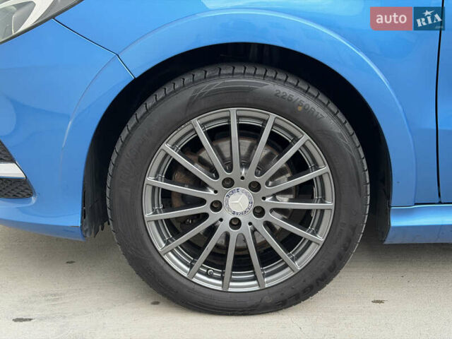 Синий Мерседес Б-класс, объемом двигателя 0 л и пробегом 122 тыс. км за 9399 $, фото 9 на Automoto.ua