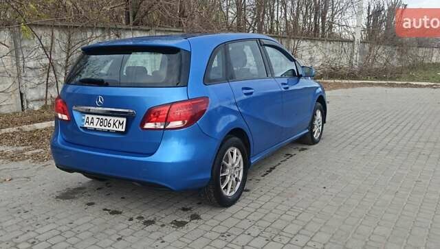 Синий Мерседес Б-класс, объемом двигателя 1.46 л и пробегом 250 тыс. км за 11500 $, фото 3 на Automoto.ua