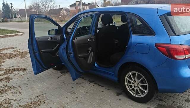 Синий Мерседес Б-класс, объемом двигателя 1.46 л и пробегом 250 тыс. км за 11500 $, фото 5 на Automoto.ua