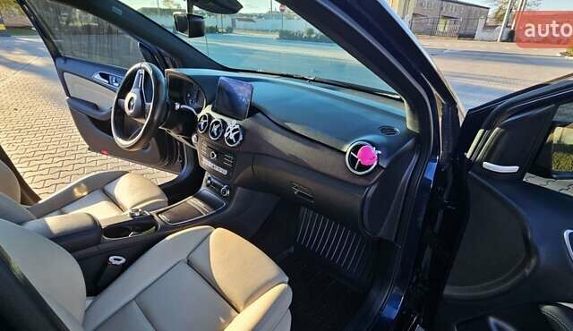 Синий Мерседес Б-класс, объемом двигателя 0 л и пробегом 56 тыс. км за 12600 $, фото 17 на Automoto.ua