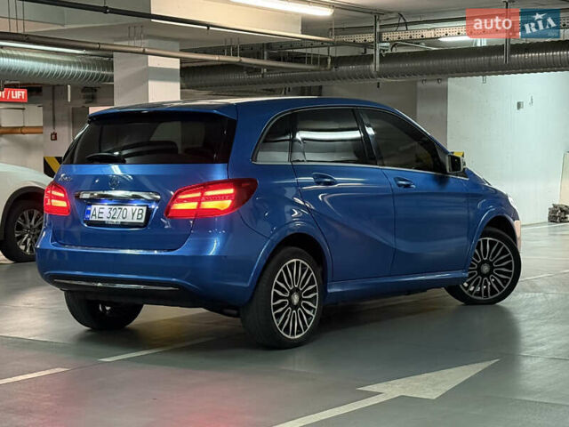 Синий Мерседес Б-класс, объемом двигателя 0 л и пробегом 125 тыс. км за 11800 $, фото 4 на Automoto.ua