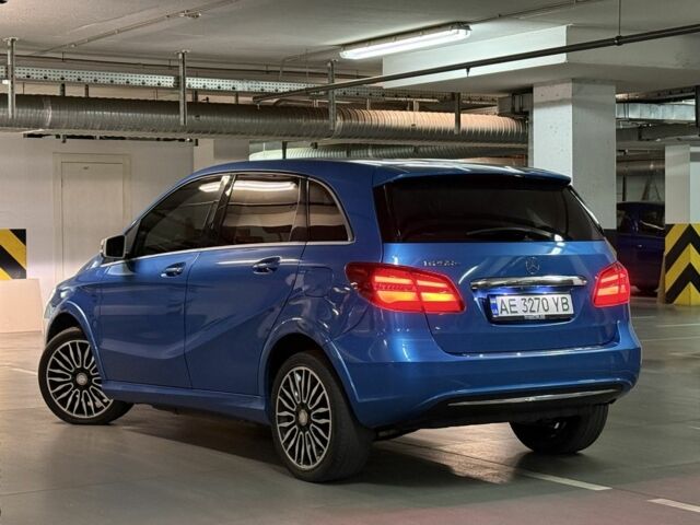 Синий Мерседес Б-класс, объемом двигателя 0 л и пробегом 125 тыс. км за 11500 $, фото 3 на Automoto.ua