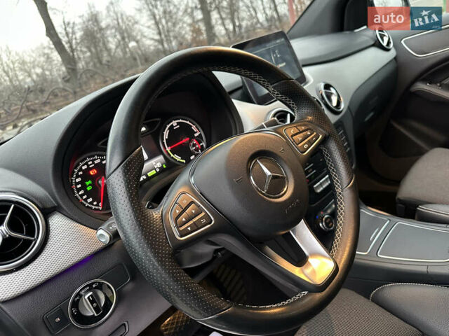 Синій Мерседес Б-клас, об'ємом двигуна 0 л та пробігом 78 тис. км за 10750 $, фото 60 на Automoto.ua