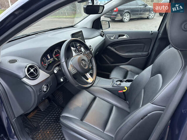 Синій Мерседес Б-клас, об'ємом двигуна 0 л та пробігом 102 тис. км за 15000 $, фото 9 на Automoto.ua