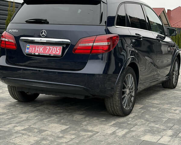 Синий Мерседес Б-класс, объемом двигателя 0 л и пробегом 61 тыс. км за 9750 $, фото 6 на Automoto.ua