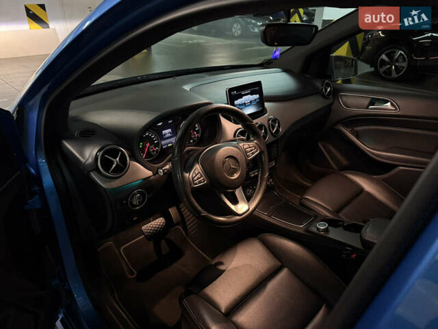 Синий Мерседес Б-класс, объемом двигателя 0 л и пробегом 125 тыс. км за 11800 $, фото 7 на Automoto.ua