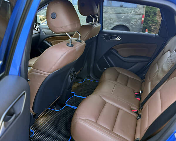 Синий Мерседес Б-класс, объемом двигателя 0 л и пробегом 92 тыс. км за 10999 $, фото 16 на Automoto.ua