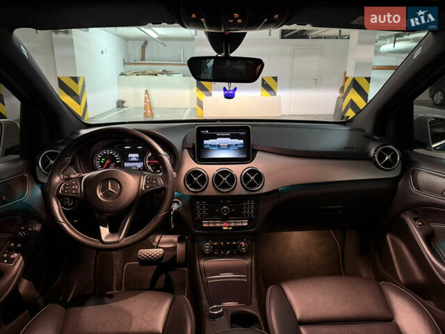 Синий Мерседес Б-класс, объемом двигателя 0 л и пробегом 125 тыс. км за 11800 $, фото 6 на Automoto.ua