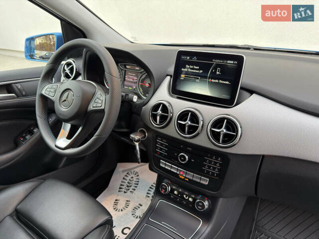 Синий Мерседес Б-класс, объемом двигателя 0 л и пробегом 122 тыс. км за 9399 $, фото 29 на Automoto.ua