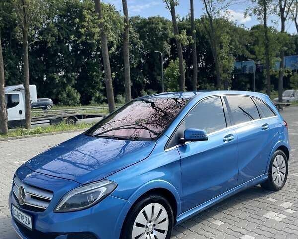 Синій Мерседес Б-клас, об'ємом двигуна 0 л та пробігом 100 тис. км за 10000 $, фото 1 на Automoto.ua