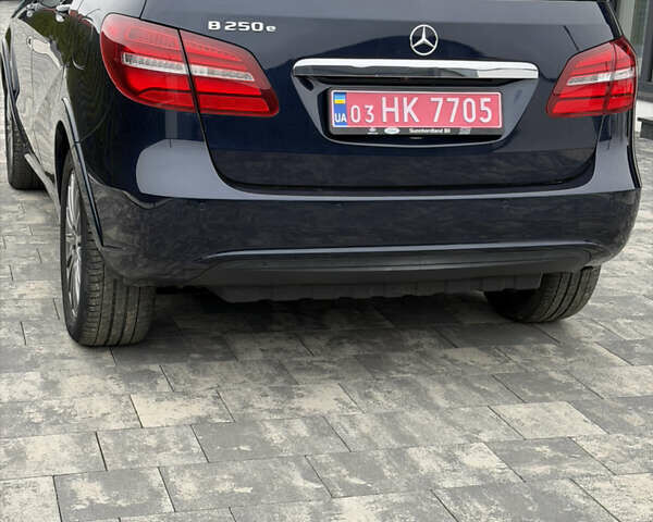 Синий Мерседес Б-класс, объемом двигателя 0 л и пробегом 61 тыс. км за 9750 $, фото 5 на Automoto.ua