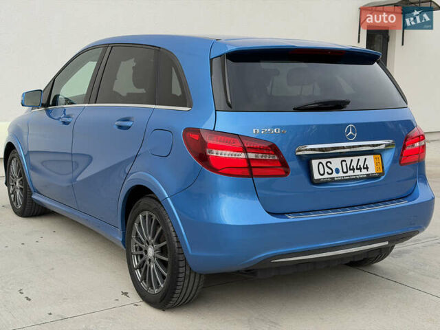 Синий Мерседес Б-класс, объемом двигателя 0 л и пробегом 122 тыс. км за 9399 $, фото 6 на Automoto.ua