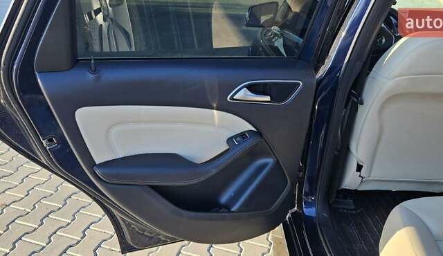 Синий Мерседес Б-класс, объемом двигателя 0 л и пробегом 56 тыс. км за 13350 $, фото 9 на Automoto.ua