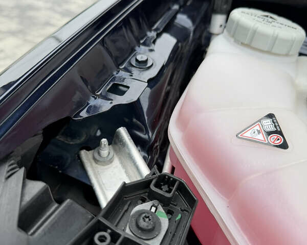 Синий Мерседес Б-класс, объемом двигателя 0 л и пробегом 61 тыс. км за 9750 $, фото 20 на Automoto.ua