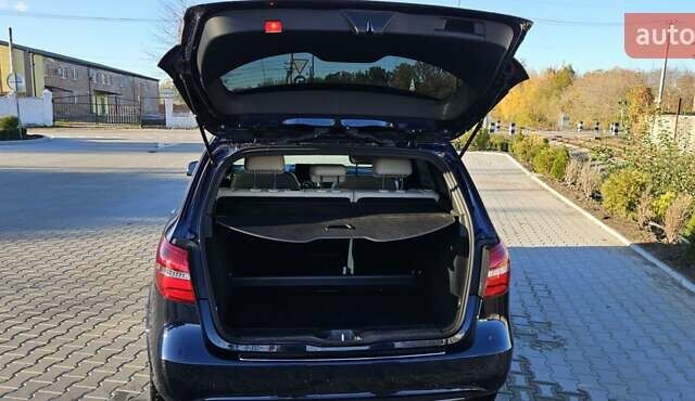 Синий Мерседес Б-класс, объемом двигателя 0 л и пробегом 56 тыс. км за 12600 $, фото 6 на Automoto.ua