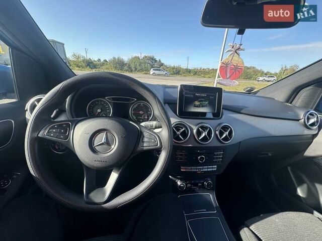 Синій Мерседес Б-клас, об'ємом двигуна 0 л та пробігом 53 тис. км за 8800 $, фото 21 на Automoto.ua