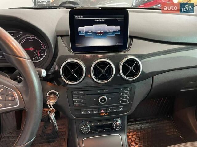 Синий Мерседес Б-класс, объемом двигателя 0 л и пробегом 90 тыс. км за 11500 $, фото 13 на Automoto.ua