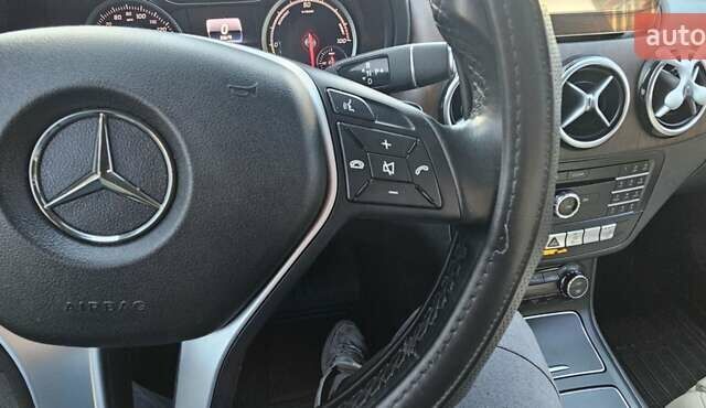 Синий Мерседес Б-класс, объемом двигателя 0 л и пробегом 56 тыс. км за 13350 $, фото 33 на Automoto.ua