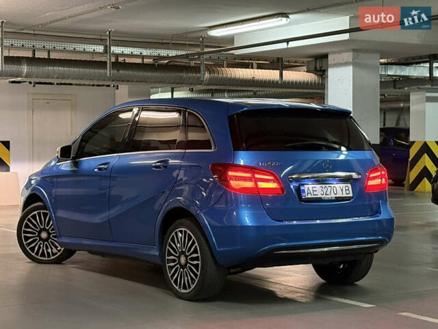 Синий Мерседес Б-класс, объемом двигателя 0 л и пробегом 125 тыс. км за 11800 $, фото 5 на Automoto.ua