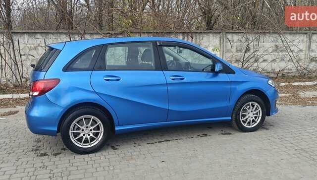 Синий Мерседес Б-класс, объемом двигателя 1.46 л и пробегом 250 тыс. км за 11500 $, фото 2 на Automoto.ua