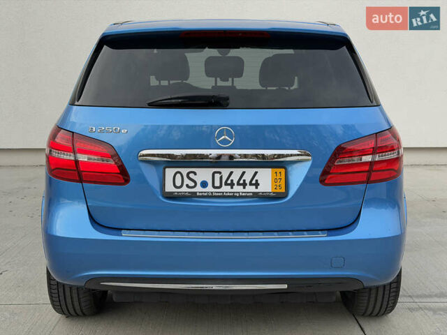 Синий Мерседес Б-класс, объемом двигателя 0 л и пробегом 122 тыс. км за 9399 $, фото 7 на Automoto.ua