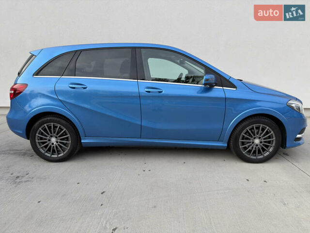 Синий Мерседес Б-класс, объемом двигателя 0 л и пробегом 122 тыс. км за 9399 $, фото 4 на Automoto.ua