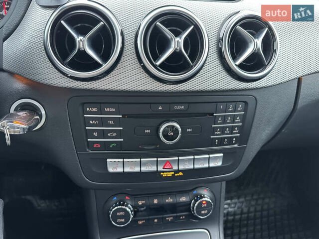 Синій Мерседес Б-клас, об'ємом двигуна 0 л та пробігом 102 тис. км за 15000 $, фото 14 на Automoto.ua