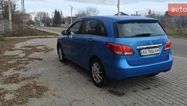Синий Мерседес Б-класс, объемом двигателя 1.46 л и пробегом 250 тыс. км за 11500 $, фото 4 на Automoto.ua