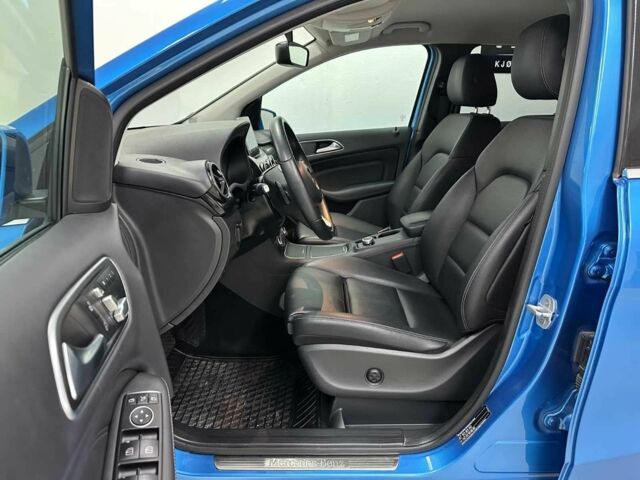 Синій Мерседес Б-клас, об'ємом двигуна 0 л та пробігом 86 тис. км за 9700 $, фото 6 на Automoto.ua