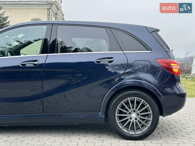 Синій Мерседес Б-клас, об'ємом двигуна 0 л та пробігом 78 тис. км за 10750 $, фото 29 на Automoto.ua