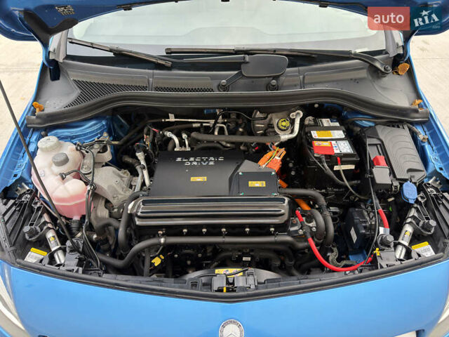 Синий Мерседес Б-класс, объемом двигателя 0 л и пробегом 122 тыс. км за 9399 $, фото 31 на Automoto.ua