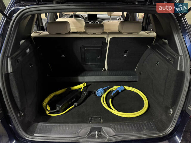 Синий Мерседес Б-класс, объемом двигателя 0 л и пробегом 111 тыс. км за 10800 $, фото 16 на Automoto.ua