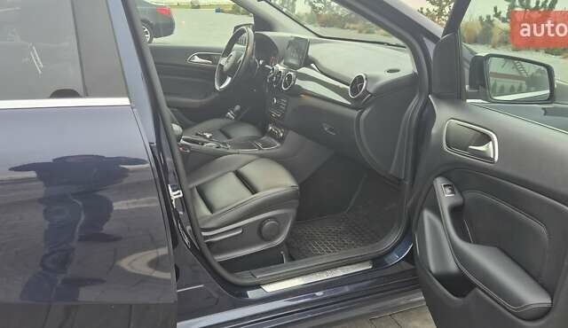 Синий Мерседес Б-класс, объемом двигателя 0 л и пробегом 84 тыс. км за 11900 $, фото 8 на Automoto.ua