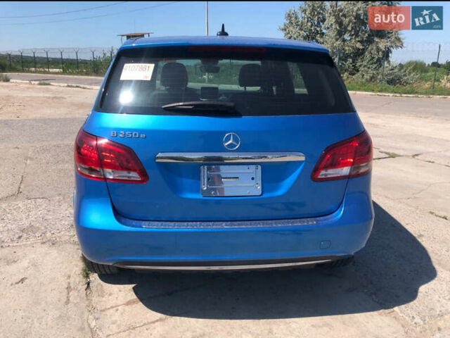 Синій Мерседес Б-клас, об'ємом двигуна 0 л та пробігом 69 тис. км за 14000 $, фото 3 на Automoto.ua