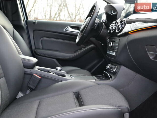 Синий Мерседес Б-класс, объемом двигателя 0 л и пробегом 80 тыс. км за 10500 $, фото 22 на Automoto.ua