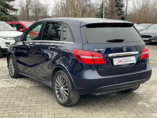 Синій Мерседес Б-клас, об'ємом двигуна 0 л та пробігом 100 тис. км за 11900 $, фото 4 на Automoto.ua