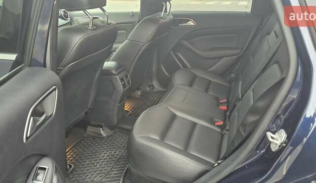 Синий Мерседес Б-класс, объемом двигателя 0 л и пробегом 84 тыс. км за 11900 $, фото 9 на Automoto.ua