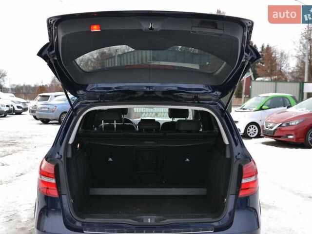 Синий Мерседес Б-класс, объемом двигателя 0 л и пробегом 80 тыс. км за 10500 $, фото 18 на Automoto.ua