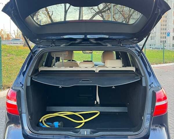 Синій Мерседес Б-клас, об'ємом двигуна 0 л та пробігом 63 тис. км за 11000 $, фото 8 на Automoto.ua