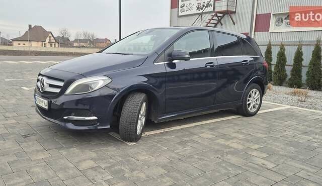 Синий Мерседес Б-класс, объемом двигателя 0 л и пробегом 84 тыс. км за 11900 $, фото 2 на Automoto.ua